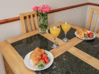 Eskview Cottage Hotels in Sneaton