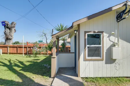 Studio 2 Mi to Feather River Bring Your Pet! Отели в г. Гридли