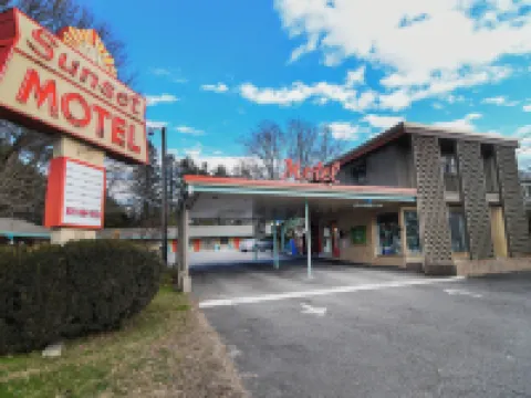 The Sunset Motel Hotels in Transylvania County