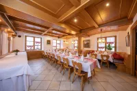 Hotel-Restaurant STRAUSSEN Hotels in Mönchsdeggingen