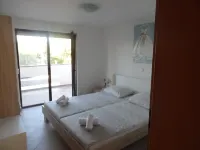 Ilsad Apartments, Apartment with Pool 80 Meters from se, Sea View from Balcony - Homestays