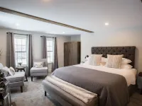 Mountain Meadows Lodge Hotels near Ramshead Express Quad