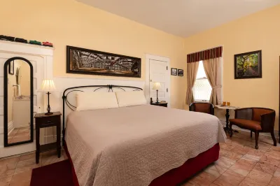 Bottger Mansion of Old Town Hotel in zona ABQ BioPark Botanic Garden