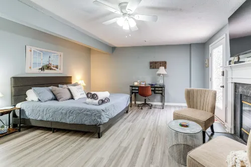 1 Mi to Boardwalk: Convenient North Beach Apt!