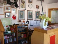 Red Coat Inn Motel - 2-Star