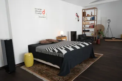 ไวมาร์ เซ็นทรัล อาร์ติสท์ ลอฟท์ โรงแรมใกล้Mahnmalsanlage und Gedenkstatte der DDR