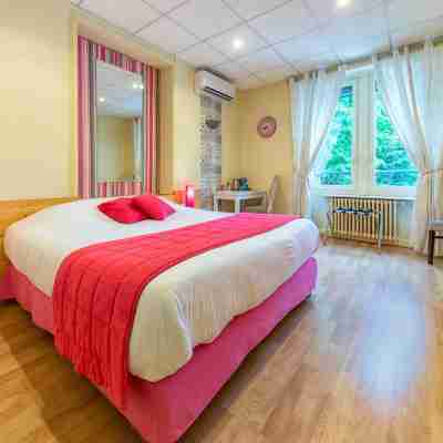 Logis Hôtel la Commanderie de Champarey Rooms