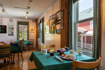 Maple Hill Farm Inn Отели в г. Литчфилд