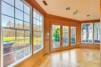 Private Hot Tub Bays View Lodge in Kingsport! - Boutique