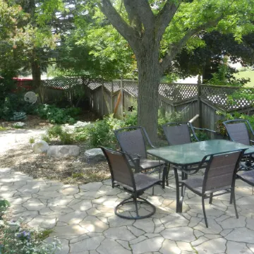 A Garden Stroll Bed & Breakfast