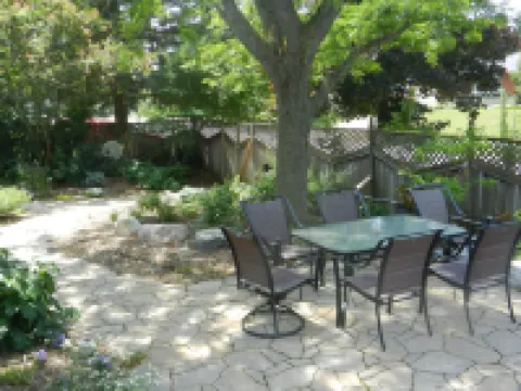 A Garden Stroll Bed & Breakfast