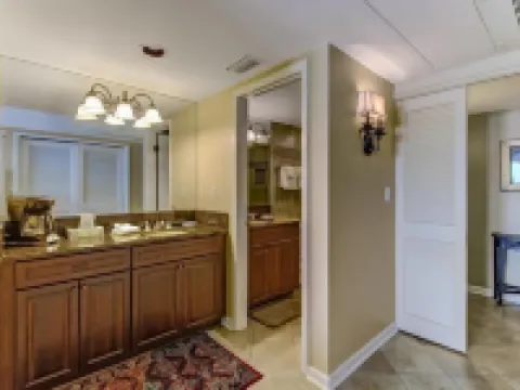 Beautiful Condo with Gorgeous Ocean Views from Balcony + Shared Pool & Free WiFi Hoteles en Fernandina Beach