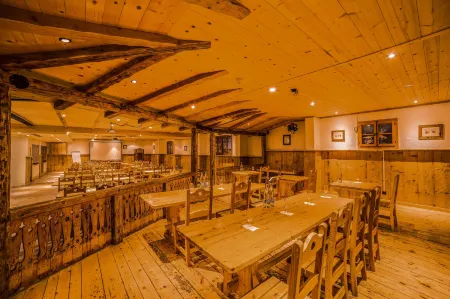 Hotel Central Résidence Отели рядом с достопримечательностью «Школа бизнеса и гостиничного менеджмента»