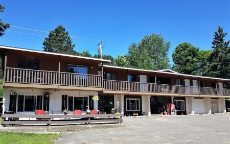 Lakeshore Motel Ice Lake Отели в г. Айрон