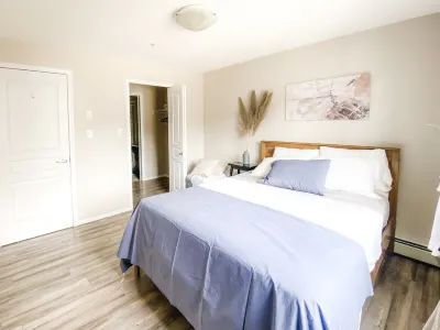 Peaceful Clean 2Bed/2Bath by Train w Office & Balcony