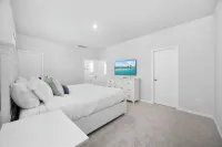 2025 Build-Family-Friendly-EV Charger-Near Golf, Beach & Shopping!