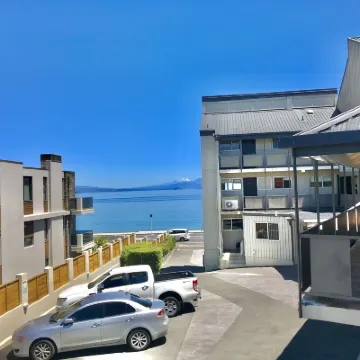 Tui Oaks Motel Hotels near Ngātoroirangi Mine Bay Māori Rock Carvings