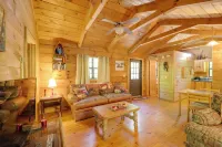 All-Season Sunroom and Hot Tub Marion Cabin Retreat - 4 étoiles