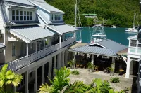 Divine & Spacious Marina Village 2 Bedroom Condo Close to Waterfront Hotels in 