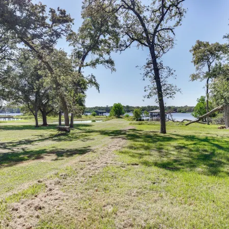 Franklin Home w/ Water Views: Outdoor Dining Area!