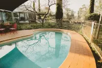 考若尼亞站飯店