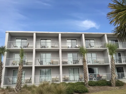 Admiral Motor Inn - Motels