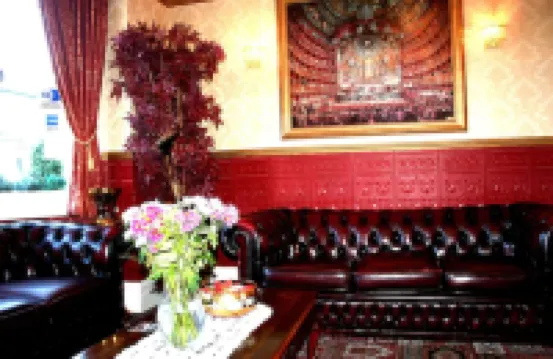 伊爾弗勒科姆之家酒店 - 近崖亭