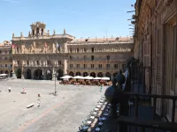 洛杉磯廣場旅館