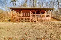 Cozy Waverly Cabin w/ Fireplace & Deck! - Wifi