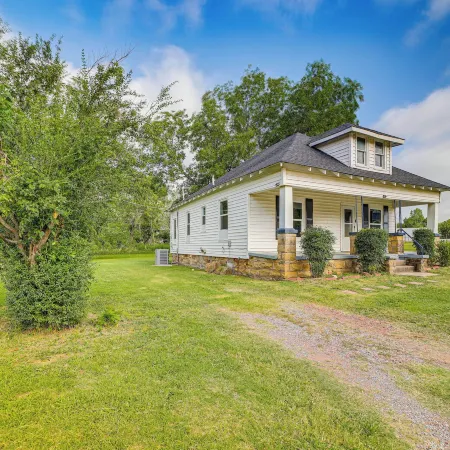 Walkable Neighborhood! Extended Stay in Mcalester