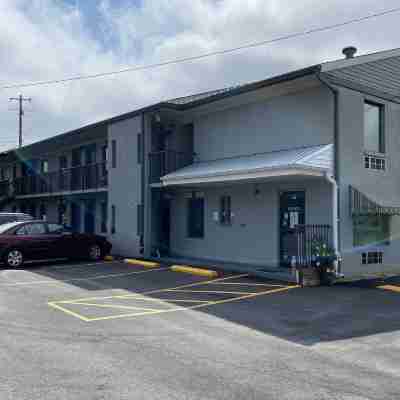 Cabarrus Inn Hotel Exterior