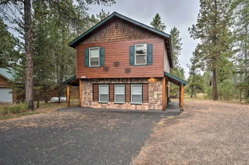 Cabin w/ AC, Hot Tub, Deck, Oversized Parking - balcon