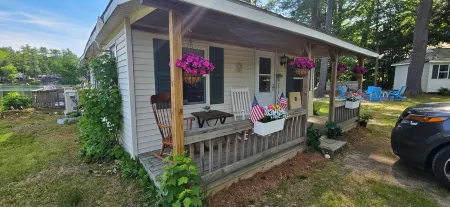 Cozy cottage on Pleasant Pond