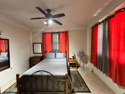 The Seclusive Mansion, Copthall فنادق في 