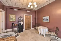 Pet-Friendly Apt 2 Blocks to Riverside Park!