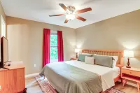 Campton Cottage w/ Hot Tub, Near Hiking + Climbing