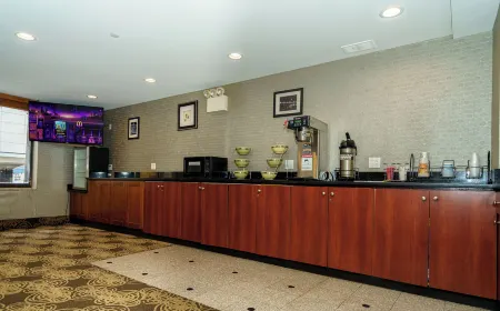 Sky Hotel Flushing/Laguardia Airport Отели рядом с достопримечательностью «Сити-филд»