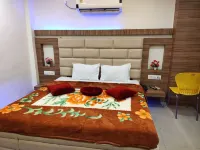 Hotel Ganga Regency - parkir