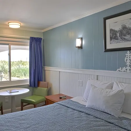 Colonial Inn