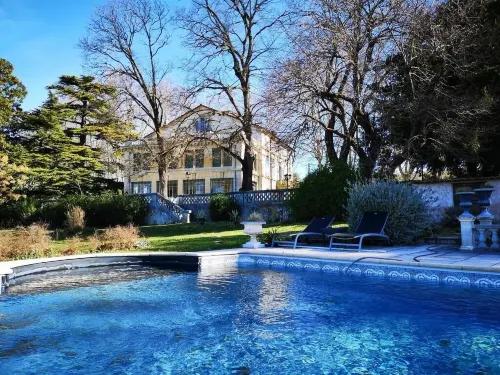 Manoir le Roure Hotel a Chateauneuf-du-Rhone