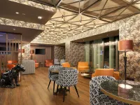 NYX Hotel Limassol by Leonardo Hotels - bar