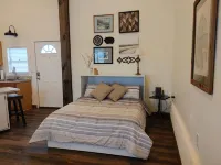 Charming historic barn in New Market with WiFi and AC