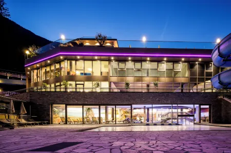 Quellenhof Luxury Resort Passeier Отели в г. Сан-Леонардо-ин-Пассирия