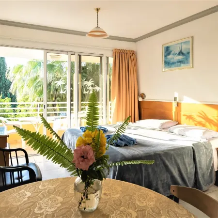 Apollonia Hotel Apartments