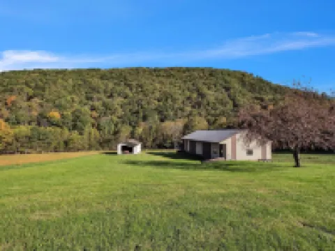Bear Paw Cottage- 12 Mins To Seneca Rocks 3 Bedroom Cottage Hotels in Union