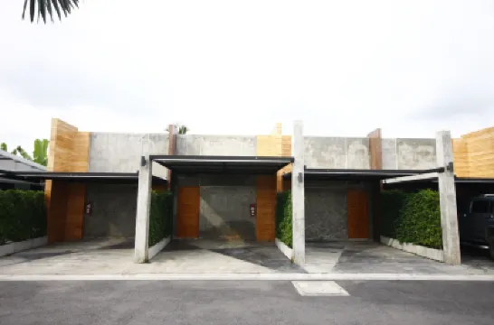 Suanmaithara Resort Hotels near Marupong Park