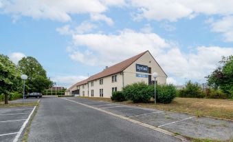 Kyriad Chantilly Nord - Saint-Maximin