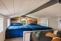 Charming Tiny Home with Fire Pit and Animal Encounters - Cozy Retreat