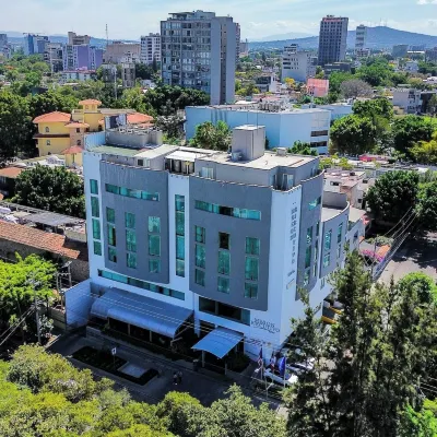 Mesón Ejecutivo瓜達拉哈拉米內爾瓦 - Av México Casa Jalisco附近的飯店