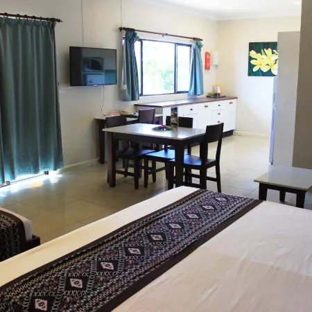 Smugglers Cove Beach Resort & Hotel